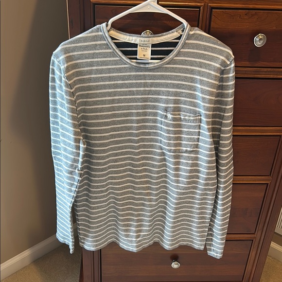 Abercrombie & Fitch Other - Abercrombie & Fitch men’s Gray & White Long Sleeve Tee, muscle fit, size medium